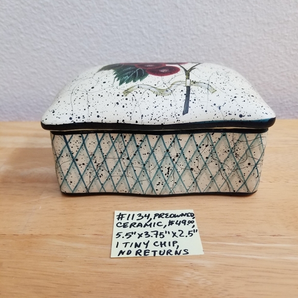 #1134 Preowned Hand-Painted Cherry Ceramic Box - Picture 2 of 12